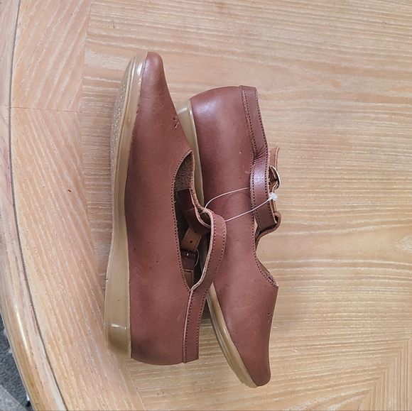 Adelisa Y Co. Espreso Caterina Mary Jane Leather Shoe Size 4 (Big Kid) - Picture 5 of 6